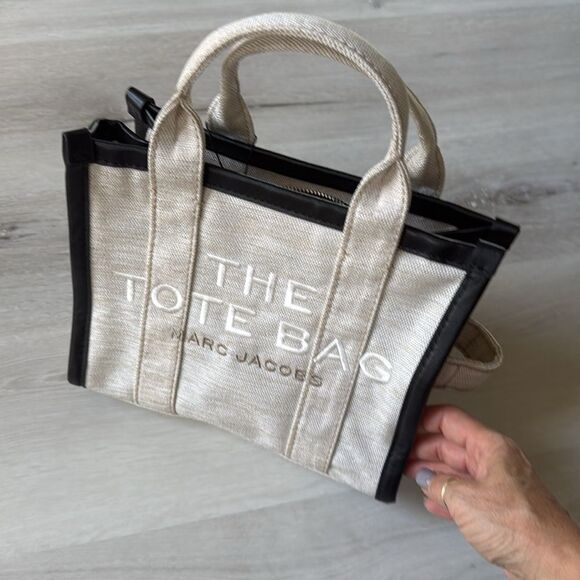 MARC JACOBS Cotton Canvas The Traveler Tote Bag Beige nwt - Picture 4 of 11